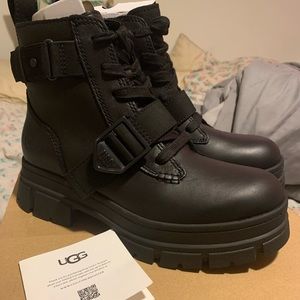 Black UGG boots!! Super cute! Size 7.5 Brand new!